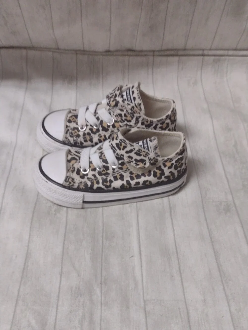 Converse Kid's Leopard Print Sneakers (J1118)